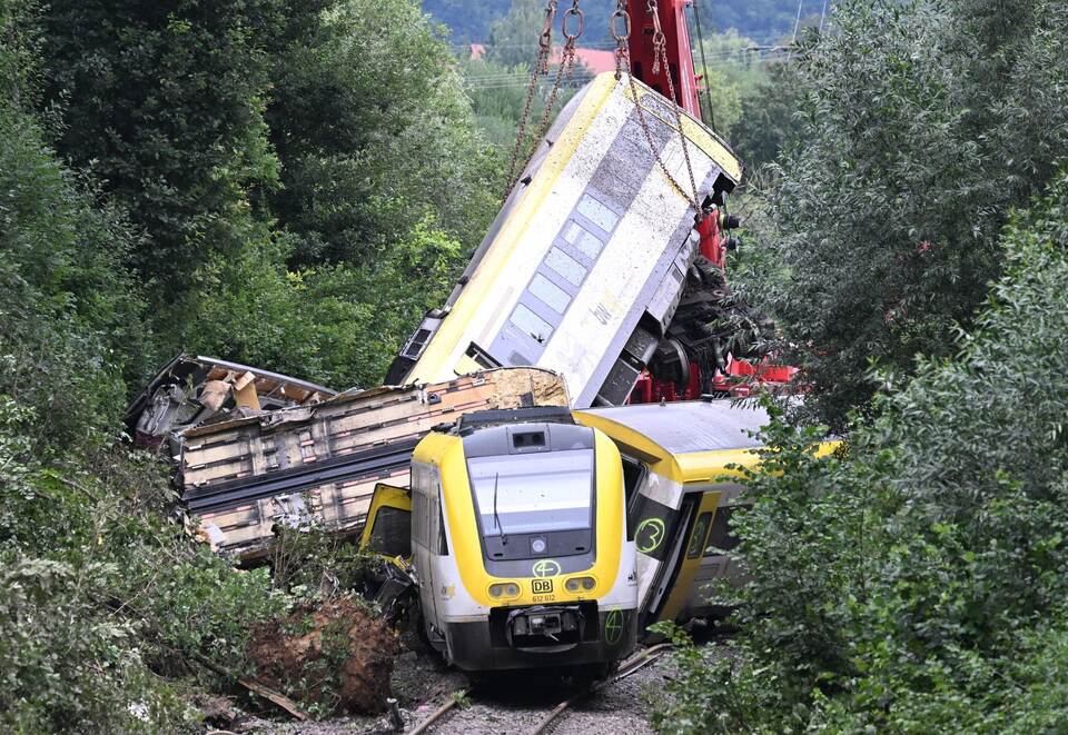 Ein Jahr nach dem Zugunglück in Oberschwaben Ein Jahr nach dem Zugunglück in Oberschwaben