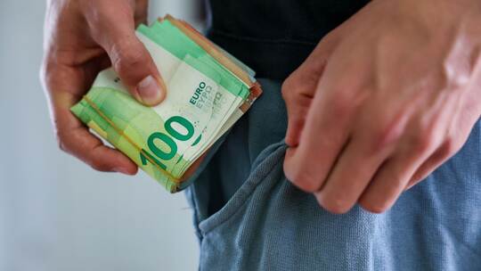 Geld für ein Geschenk für mich