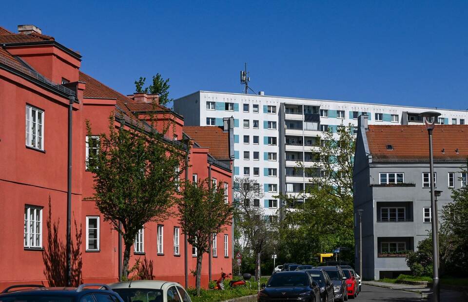 Splanemann-Siedlung und DDR-Plattenbau Splanemann-Siedlung und DDR-Plattenbau