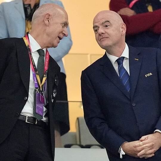 Bernd Neuendorf und Gianni Infantino