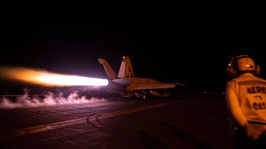 US-Jet startet zu Angriffen auf Huthi-Stellungen US-Jet startet zu Angriffen auf Huthi-Stellungen