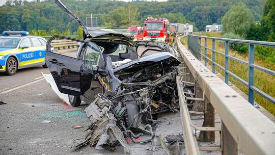 Tödlicher Verkehrsunfall bei Neckartailfingen Tödlicher Verkehrsunfall bei Neckartailfingen