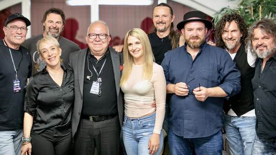 (Fast) alle vereint (von links): Holger Köhlitz, Shelly Bonet, Tobias Griebel, Hans Draskowitsch, Nicole Antoni, Ralf Wochele, M