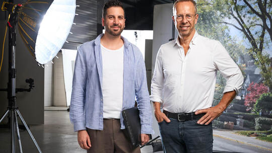 Haben keine Angst vor KI-Bildern, sondern verbinden bei Bedarf und Anlass klassische Fotografie mit den Werken der Künstlichen I Gieske-Studios