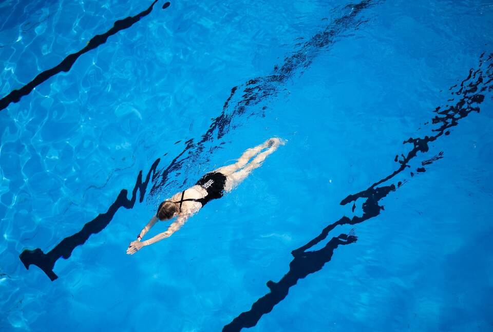 Bahnen im Freibad Bahnen im Freibad