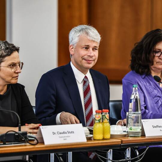 Niedrigwasser-Konferenz in Bonn