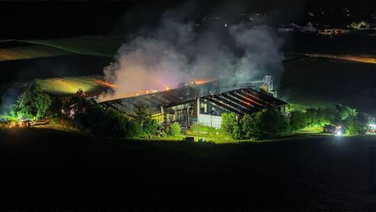 Schweine sterben bei Brand in Ried im Landkreis Aichach-Friedberg Schweine sterben bei Brand in Ried im Landkreis Aichach-Friedberg