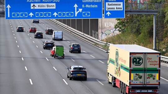 Sonntagsfahrverbot für Lkw in Nordrhein-Westfalen gelockert