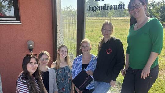 Lisanne Seemann, Eva Gnam, Annabell Klaus-Karwisch, Larissa Goth, Kristina Heidenreich und Katrin Busson (von links) von „mitein