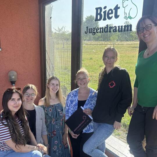 Lisanne Seemann, Eva Gnam, Annabell Klaus-Karwisch, Larissa Goth, Kristina Heidenreich und Katrin Busson (von links) von „mitein