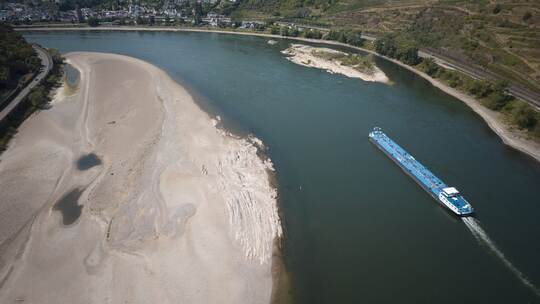 Niedrigwasser am Rhein