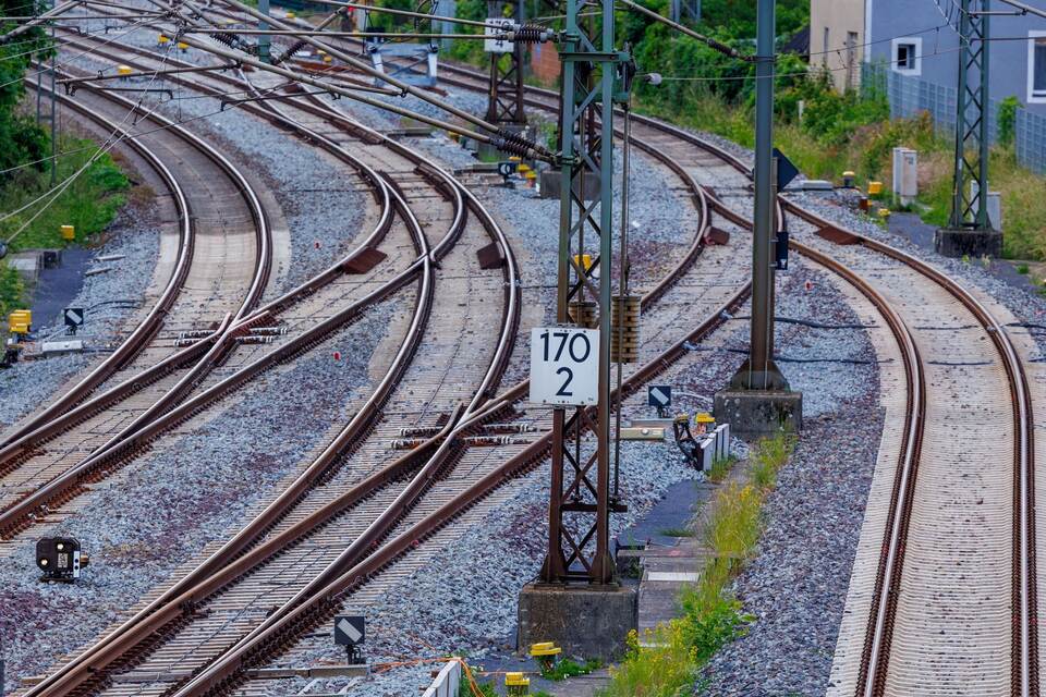 Bahnstrecke Berlin-Hamburg nach Bauarbeiten Bahnstrecke Berlin-Hamburg nach Bauarbeiten