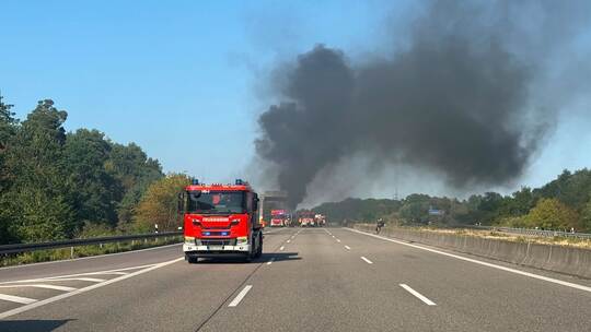 Lastwagen-Brand auf A5 Lastwagen-Brand auf A5