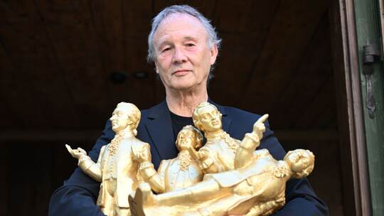 Salzburg feiert 270. Geburtstag Mozarts mit goldenen Figuren Salzburg feiert 270. Geburtstag Mozarts mit goldenen Figuren