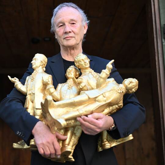 Salzburg feiert 270. Geburtstag Mozarts mit goldenen Figuren