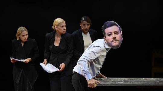 Salzburger Festspiele - «Unter Tieren» Salzburger Festspiele - «Unter Tieren»