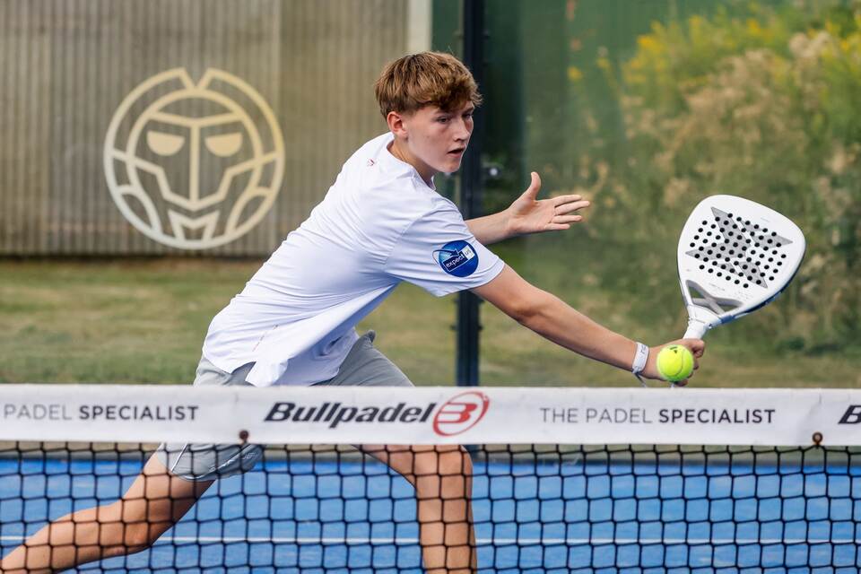 Padel-Spieler Jonas Trümpler beim TC Barrien Padel-Spieler Jonas Trümpler beim TC Barrien