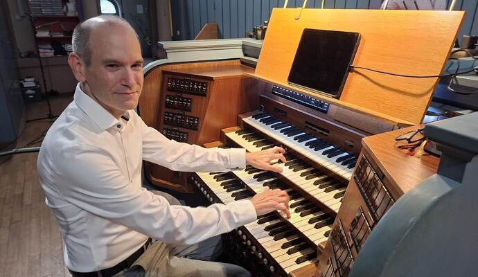 Von Bach bis Hans Zimmer: Tobias Leppert begeistert beim Pforzheimer Orgelsommer