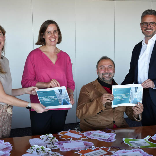 Die Inklusionsbeauftragte des Enzkreises, Anne Marie Rouviere-Petruzzi (links) sowie der Inklusionsbeauftragte der Stadt Pforzhe