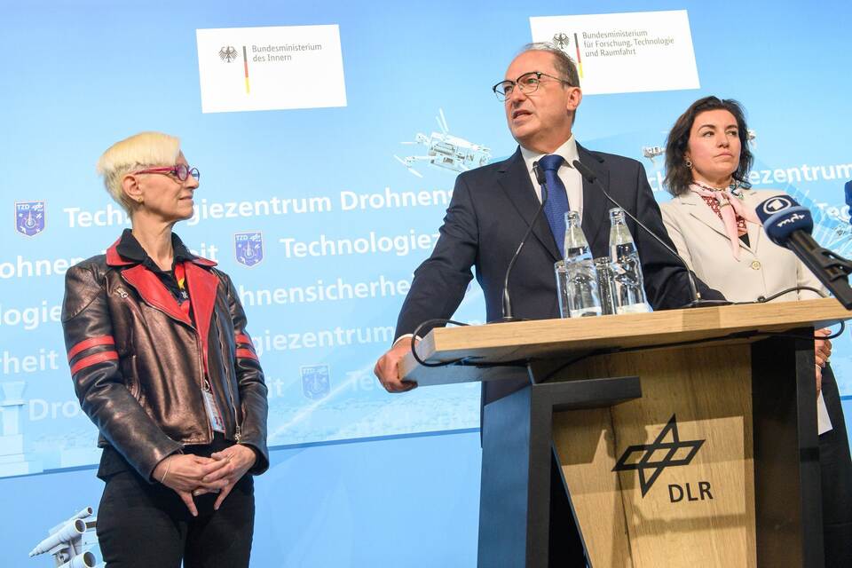 Eröffnung neues Technologiezentrum für Drohnensicherheit Eröffnung neues Technologiezentrum für Drohnensicherheit