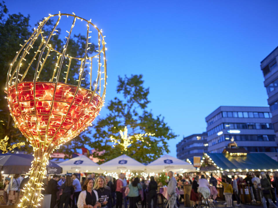 Ob zu zweit oder mit Freunden, Familie oder mitten im Bad der Menge: Der Gute-Laune-Faktor ist beim Oechsle Fest immer mit dabei Oechsle-Fest.