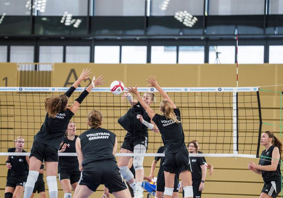 Die deutschen Volleyball-Frauen Die deutschen Volleyball-Frauen