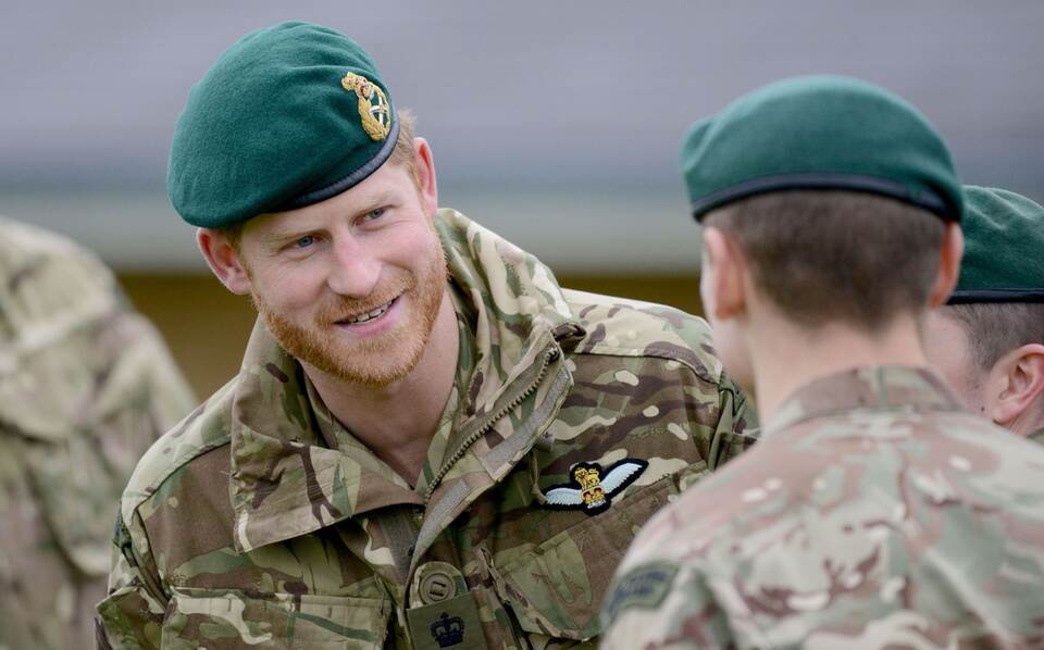Prinz Harry besucht britische Militäreinheit Prinz Harry besucht britische Militäreinheit