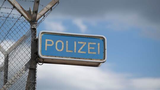 Polizeipräsidium - Polizeischild Polizeipräsidium - Polizeischild