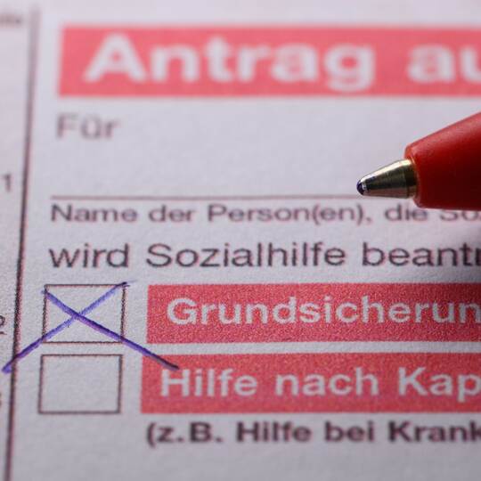 Staat zahlt erneut mehr für Sozialhilfe