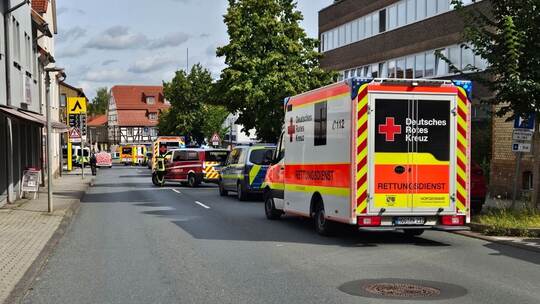Auto rast durch Fußgängerzone Auto rast durch Fußgängerzone