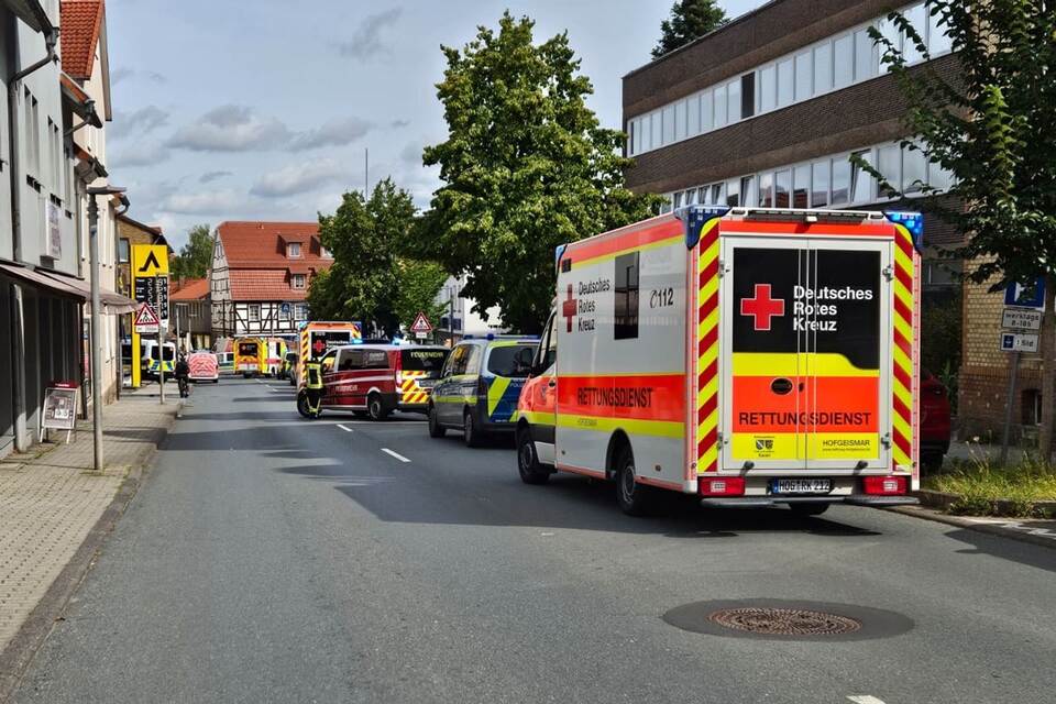 Auto rast durch Fußgängerzone Auto rast durch Fußgängerzone