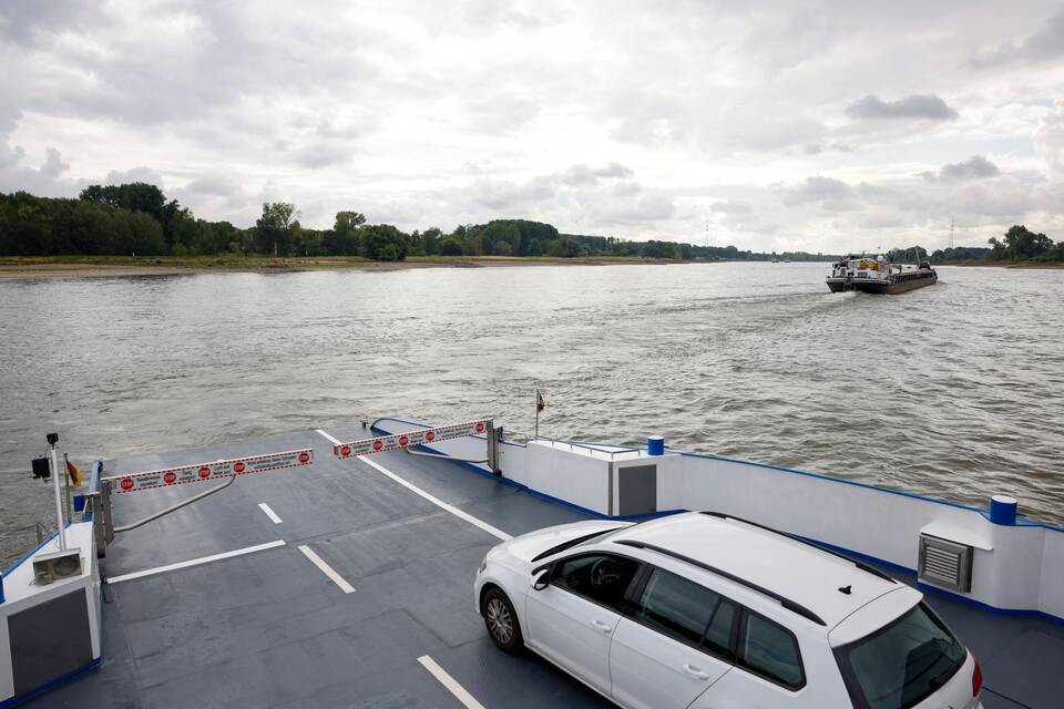 Steigende Pegelstände - Rhein-Fähren fahren wieder Steigende Pegelstände - Rhein-Fähren fahren wieder