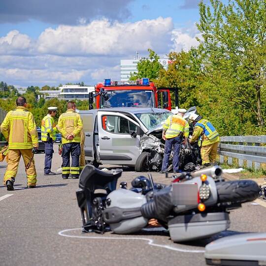 Motorradfahrer bei Unfall schwer verletzt