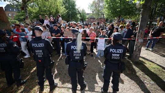 Bundeskanzler Merz besucht Waldbrandgebiet in Hürtgenwald Bundeskanzler Merz besucht Waldbrandgebiet in Hürtgenwald