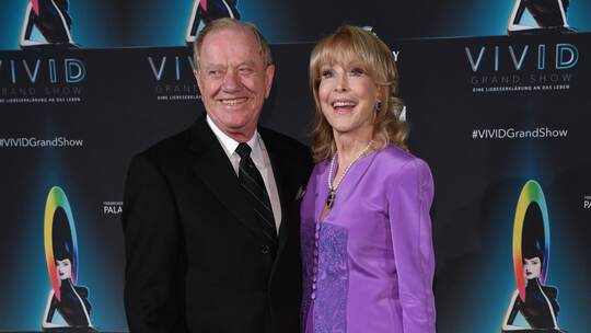 Barbara Eden (r.) und ihr Mann Jon Eicholtz Barbara Eden (r.) und ihr Mann Jon Eicholtz