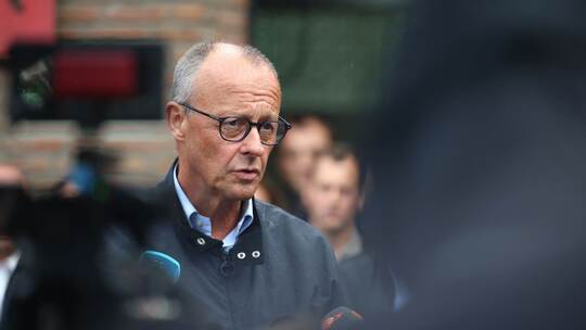 Bundeskanzler Merz besucht Waldbrandgebiet in Hürtgenwald Bundeskanzler Merz besucht Waldbrandgebiet in Hürtgenwald