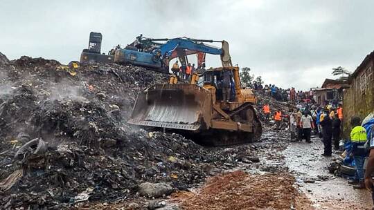 Dutzende in Guinea von Müllkippe verschüttet Dutzende in Guinea von Müllkippe verschüttet