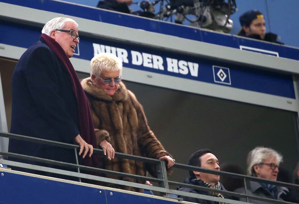 HSV-Investor Klaus-Michael Kühne (l.) und seine Frau Christine HSV-Investor Klaus-Michael Kühne (l.) und seine Frau Christine