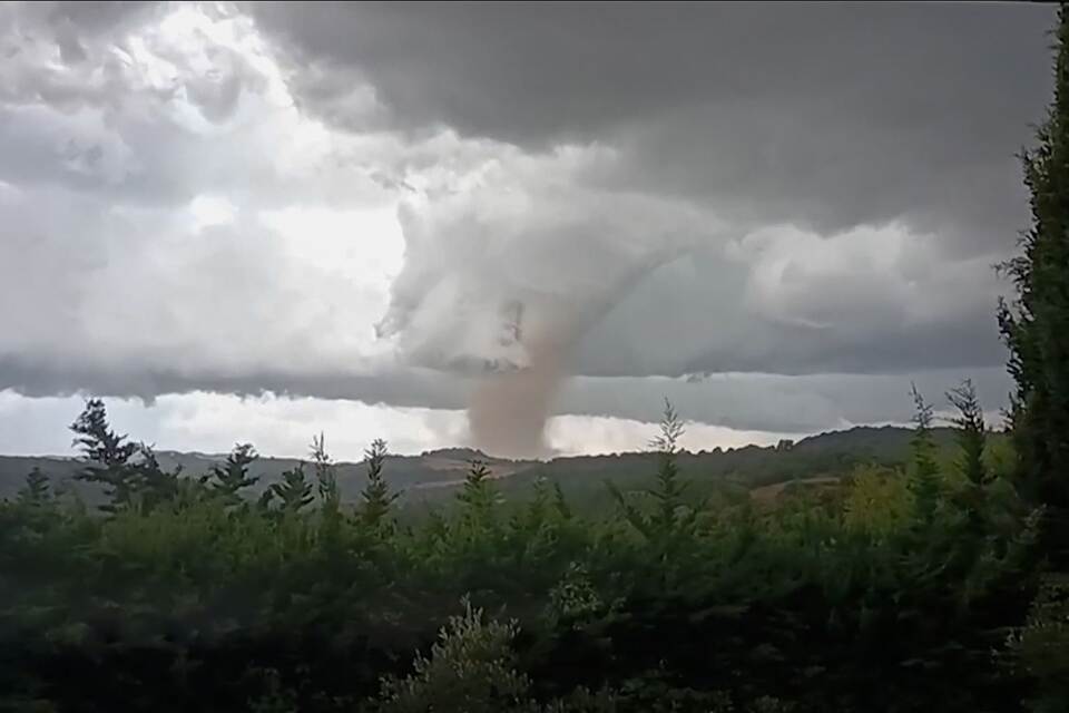 Unwetter in Frankreich - Tornado Unwetter in Frankreich - Tornado