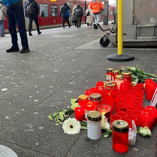 Zugbegleiter stirbt nach Angriff bei Ticketkontrolle