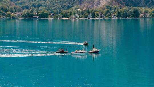 Kleinflugzeug in Attersee in Österreich gestürzt Kleinflugzeug in Attersee in Österreich gestürzt