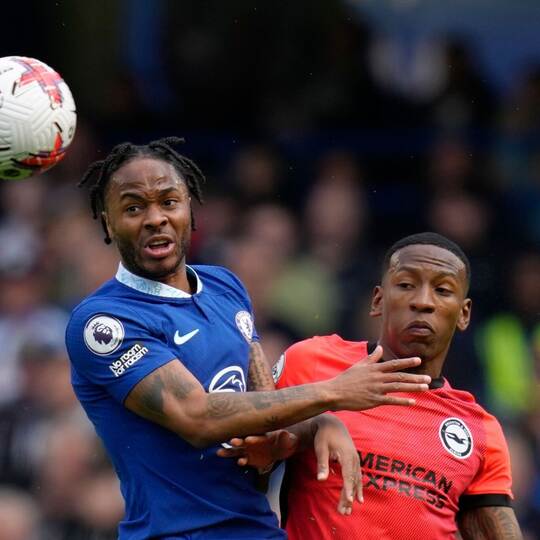 Raheem Sterling (l)