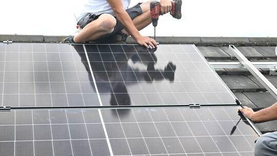 Installation einer PV-Anlage