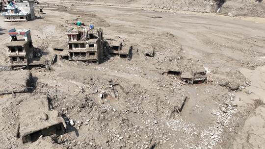 Sturzflut an Grenze zwischen China und Nepal