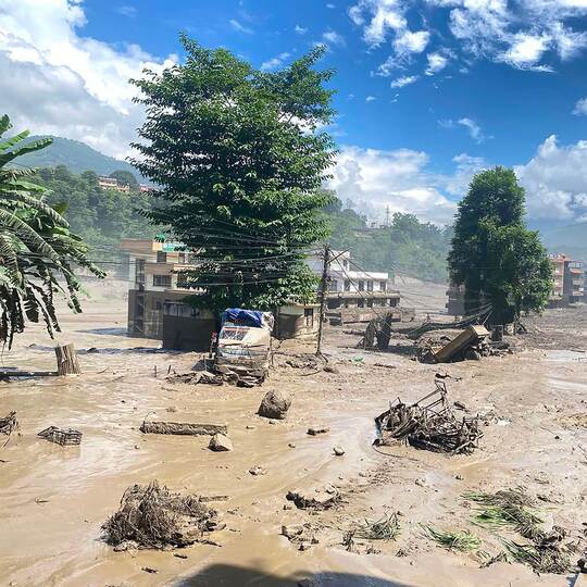Wie es zu der verheerenden Sturzflut in Nepal kam