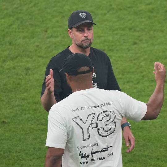 Vincent Kompany (vorne) und Sebastian Hoeneß