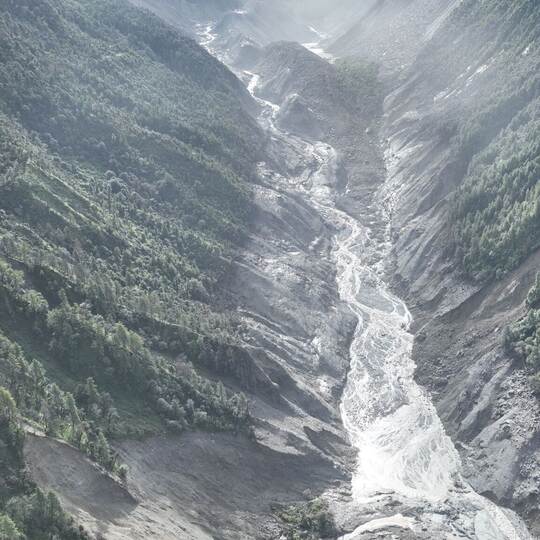 Sturzflut im Himalaya