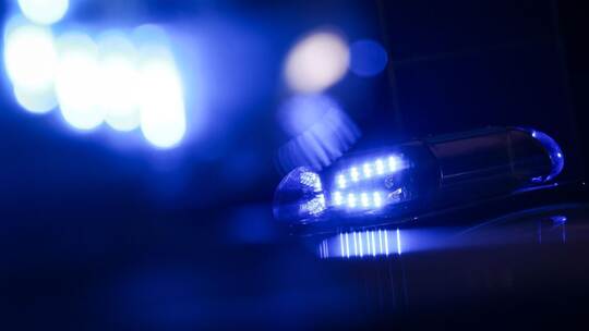 Blaues LED-Licht auf Funkstreifenwagen Blaues LED-Licht auf Funkstreifenwagen