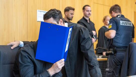Prozess wegen Mordversuch gegen drei junge Männer Prozess wegen Mordversuch gegen drei junge Männer