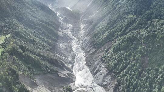 Sturzflut im Himalaya Sturzflut im Himalaya